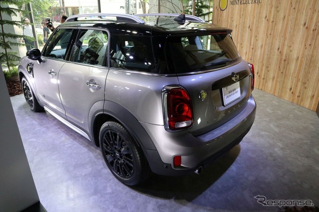 MINI Cooper SE Crossover ALL4発表会