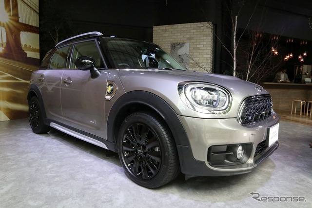 MINI Cooper SE Crossover ALL4発表会