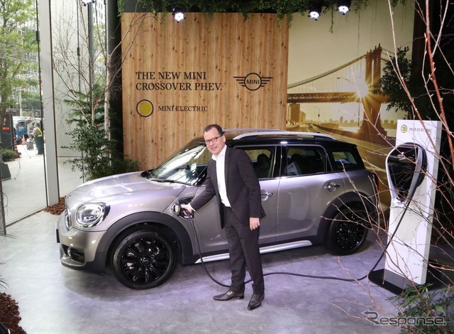 MINI Cooper SE Crossover ALL4発表会