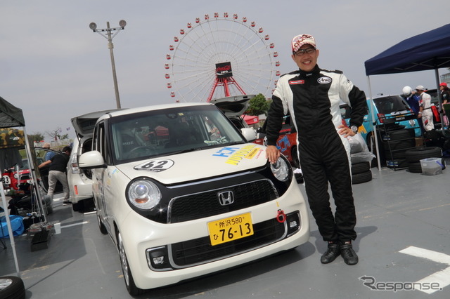 サーキットの場内実行でおなじみのピエール北川アナウンサーがレースに挑戦!
