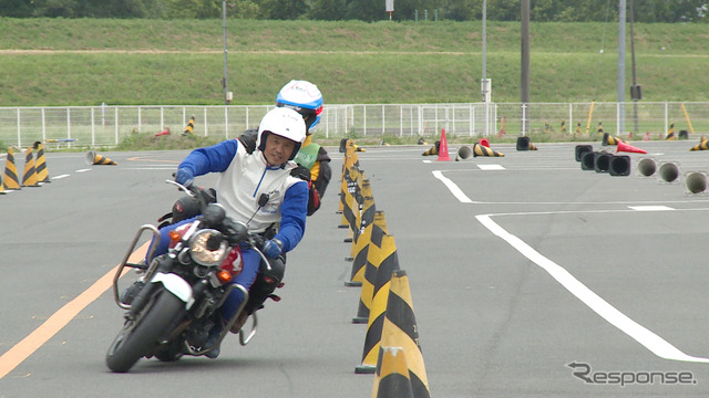「リターンライダー」レーサー桂伸一がレインボー埼玉で二輪講習に挑戦