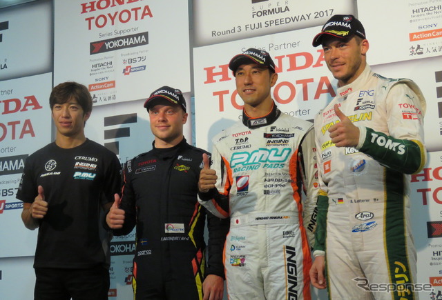 左から優勝の立川祐路監督、2位ローゼンクヴィスト、優勝の石浦、3位ロッテラー。