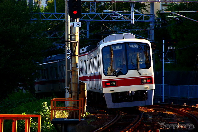 地元美容室の協力で行なわれる神戸電鉄の「納涼恐怖体験列車」。写真は神戸電鉄の通常列車。