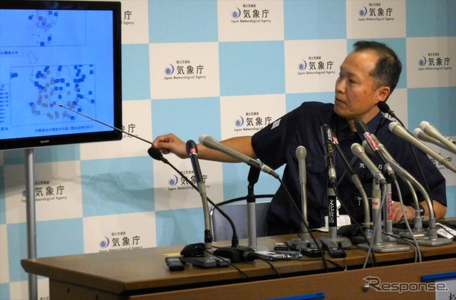 鹿児島湾で発生した地震を語る松森敏幸地震津波監視課長(11日・大手町)