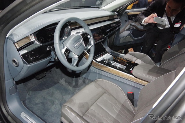 アウディ A8 新型(アウディサミット)