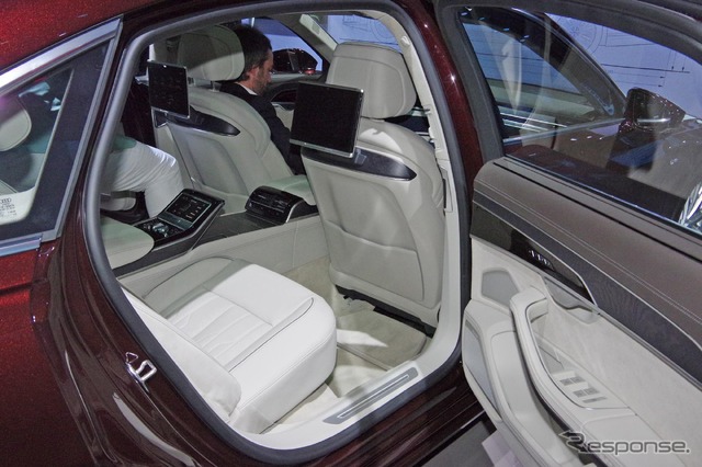 アウディ A8 新型(アウディサミット)
