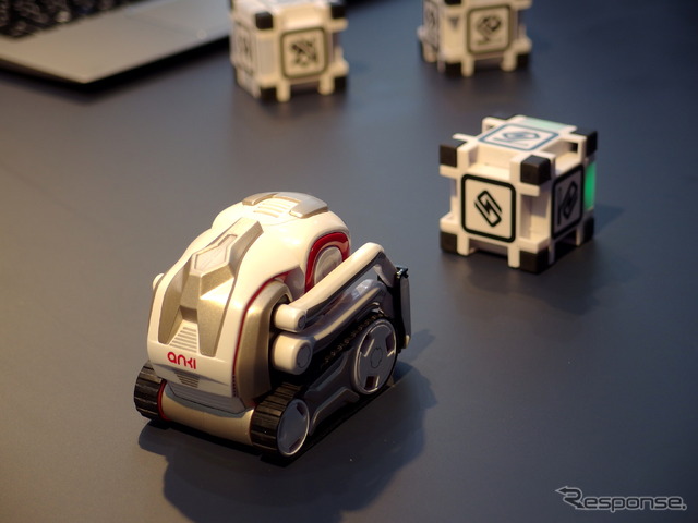 COZMO（コズモ）