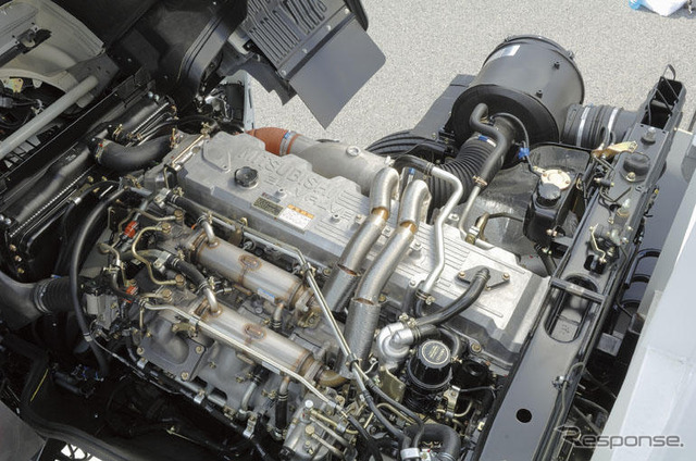 【三菱ふそう スーパーグレート 改良新型】2015年燃費基準達成が課題