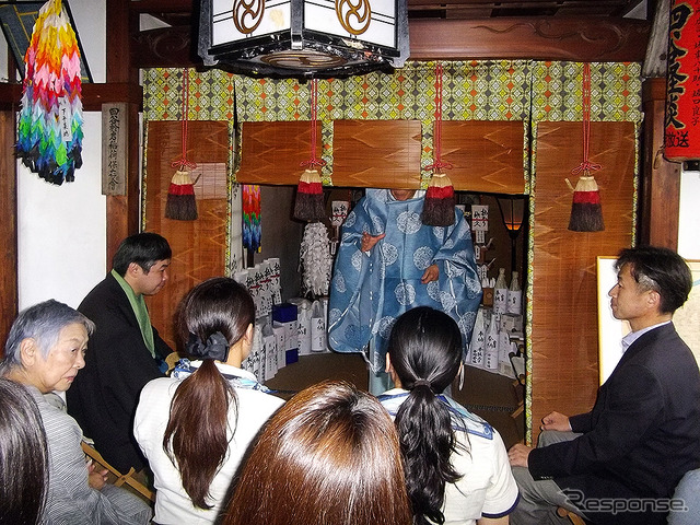 はとバス「怪談バスツアー お祓いの儀式」（東京・新宿、四谷お岩稲荷）