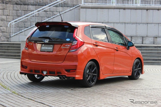 ホンダ フィット 改良新型(無限パーツ装着車)
