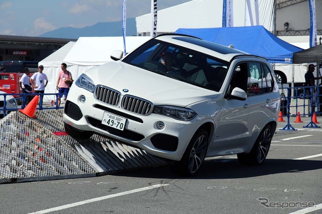 「xDrive DRIVING XEXPERIENCE」では、X5の走破性の高さを体感できた