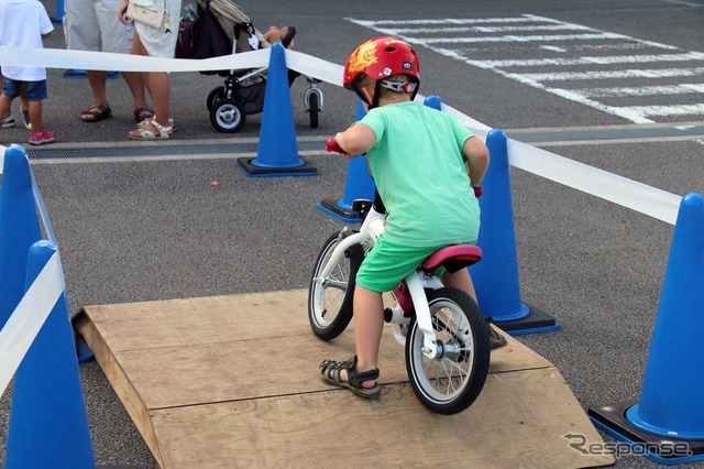 KIDS PARKでは、ランニングバイクの試乗会が開催された