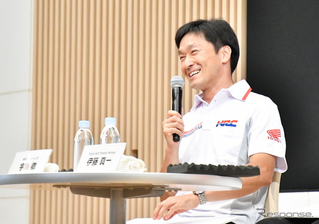 鈴鹿8耐 40周年記念トークショーにて。