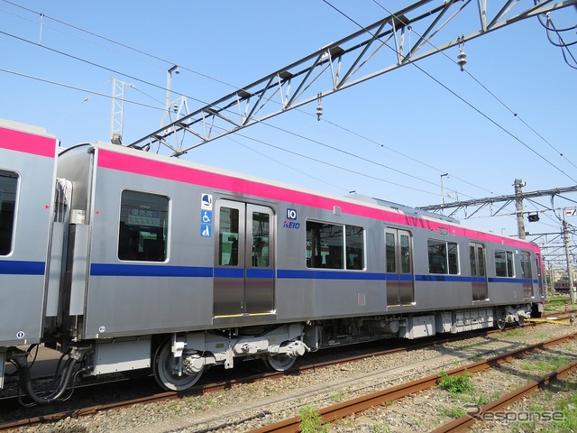 10号車(5731)(Tc1):新宿方の先頭車。