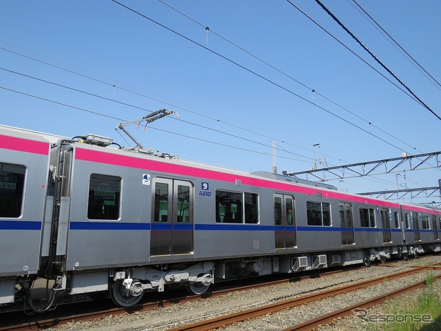 9号車(5031)(M1):パンタグラフとモーターを搭載している。