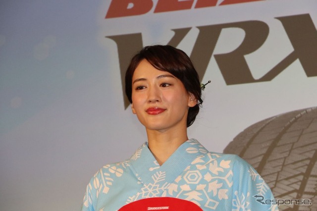 ブリザックVRX2発表会:綾瀬はるかさんトークショー