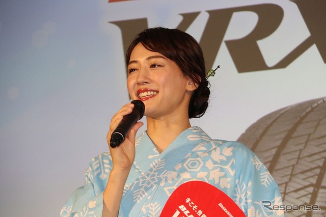ブリザックVRX2発表会:綾瀬はるかさんトークショー