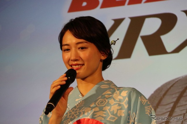 ブリザックVRX2発表会:綾瀬はるかさんトークショー