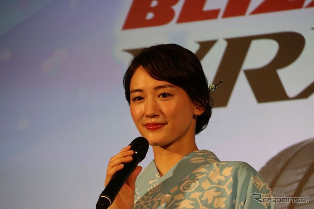 ブリザックVRX2発表会:綾瀬はるかさんトークショー