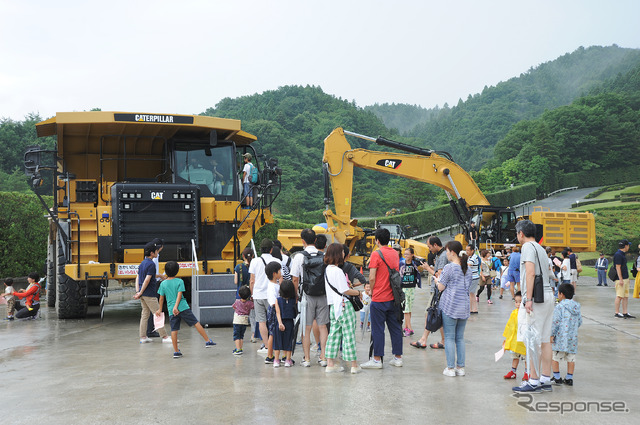 日本キャタピラー「夏休み・ちびっこ建機フェア2017」