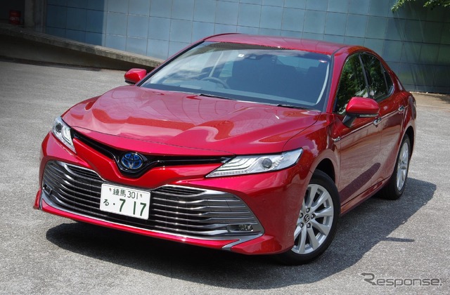 新型トヨタ・カムリ