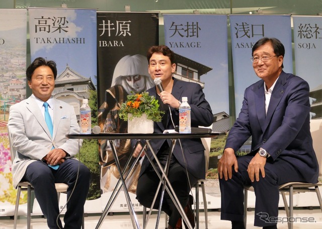 対談会は終始にこやかな雰囲気で進められた