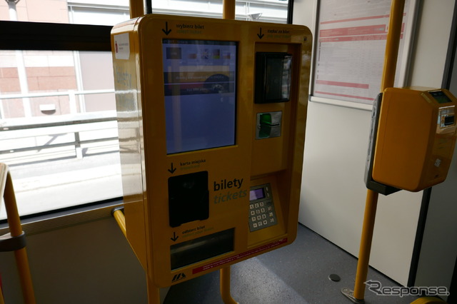 バス車内の券売機(ワルシャワ)