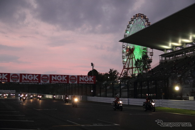 2017鈴鹿8耐 ナイトピットウォーク