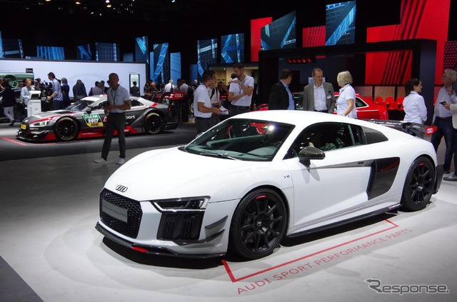 アウディのフラッグシップスポーツカー「R8」(アウディサミット)