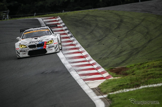 GT300クラス予選2位の#7 BMW。