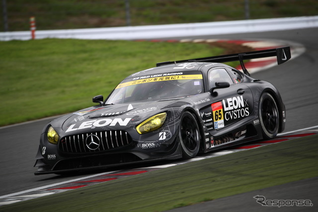 GT300クラス予選4位の#65 メルセデス。