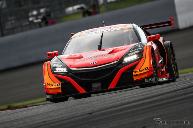GT500クラス優勝の#8 NSX。