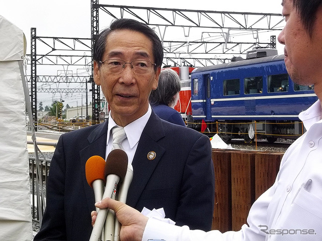 東武鉄道 SL大樹 祝賀運転式典に出席した東武鉄道 根津嘉澄取締役社長（下今市駅、2017年8月10日）