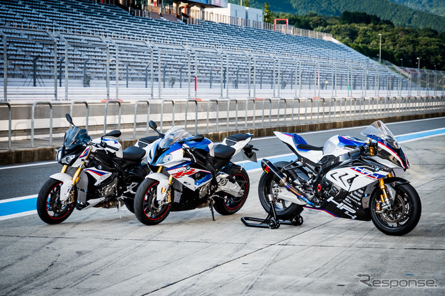 右からHP4RACE、S1000RR、S1000R。