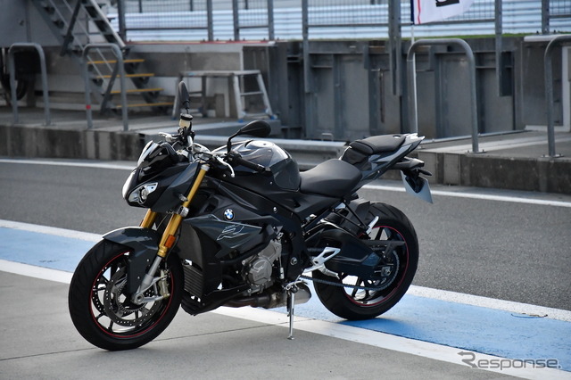 BMW S1000R