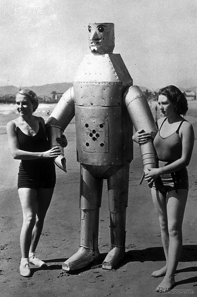 1935年頃の遠隔操縦ロボット (c) Getty Images