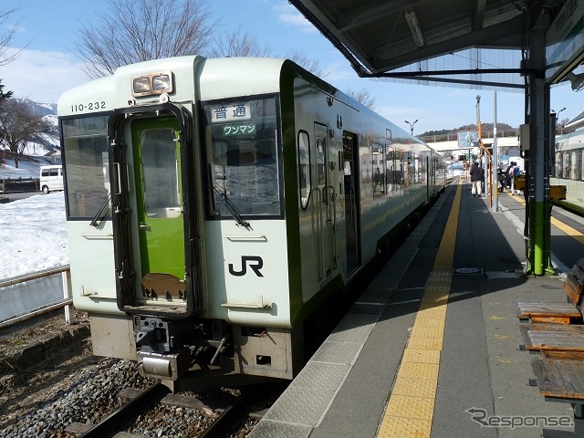 現在の飯山線では主にキハ110系が使われている。