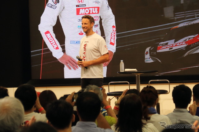 ジェンソン・バトンがファンイベントに登場