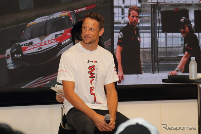 ジェンソン・バトンがファンイベントに登場
