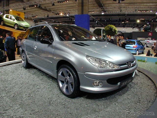 【フランクフルトショー2001速報】市販は間違いなし!! プジョー『206SW』