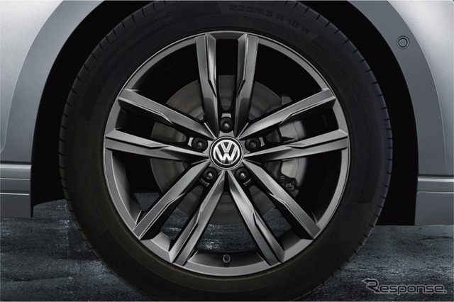 VW パサート ヴァリアント TSI エレガンスライン テックエディション18インチアルミホイール(グレー)