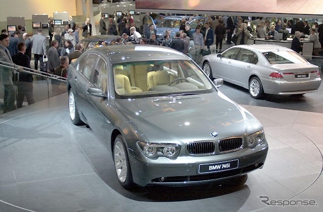 【フランクフルトショー2001速報】欧州での発売は11月17日から、BMW『7シリーズ』