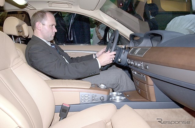 【フランクフルトショー2001速報】欧州での発売は11月17日から、BMW『7シリーズ』