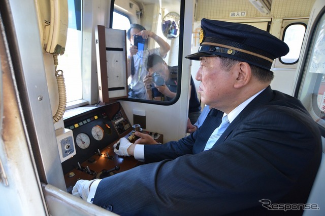 石破茂氏、高千穂あまてらす鉄道を訪問