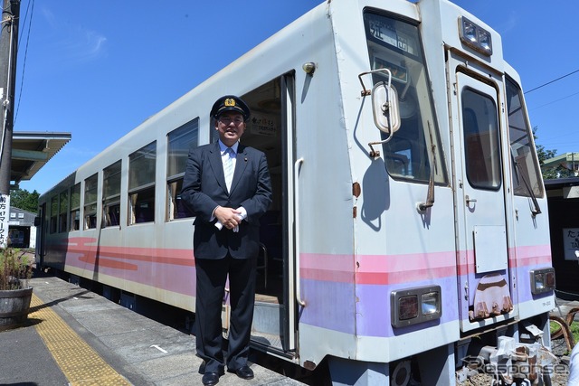 石破茂氏、高千穂あまてらす鉄道を訪問