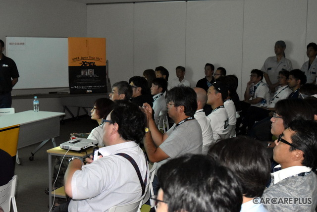 会場を埋め尽くすほどの参加者が集まった