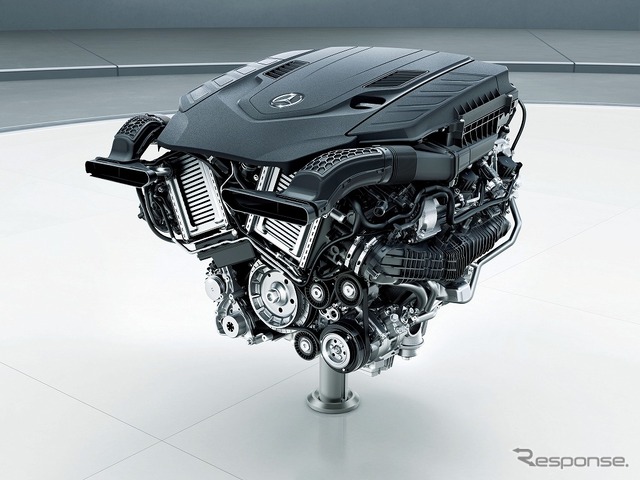 新型4リットルV型8気筒直噴ツインターボエンジン