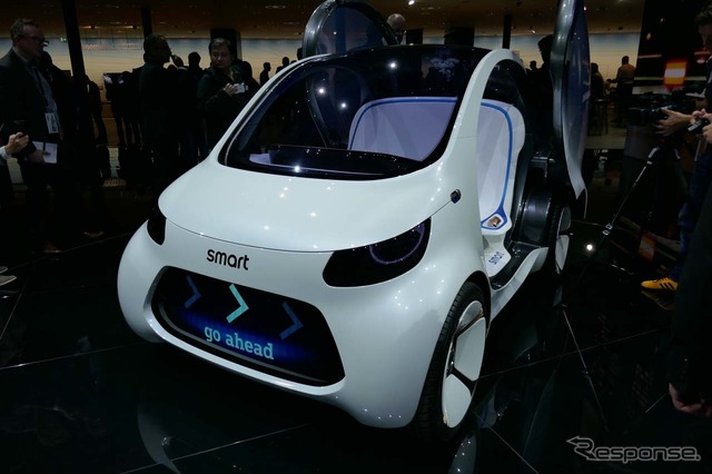 未来の『フォーツー』の方向性を示唆したコンセプトカー『ビジョンEQフォーツー』