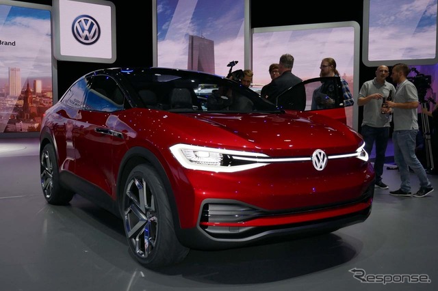 VWが発表したUVと4ドアクーペのクロスオーバースタイルの自動運転EVコンセプトモデル「I.D.CROZZ」