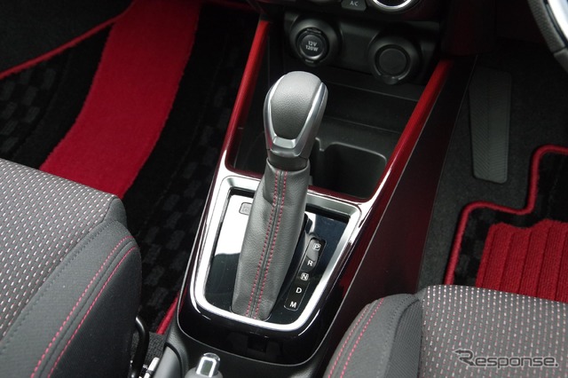 スズキ スイフトスポーツ 新型(AT車)